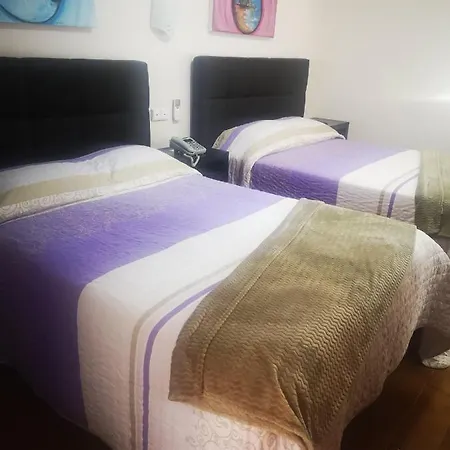 Hotel 4 Estacoes 2*