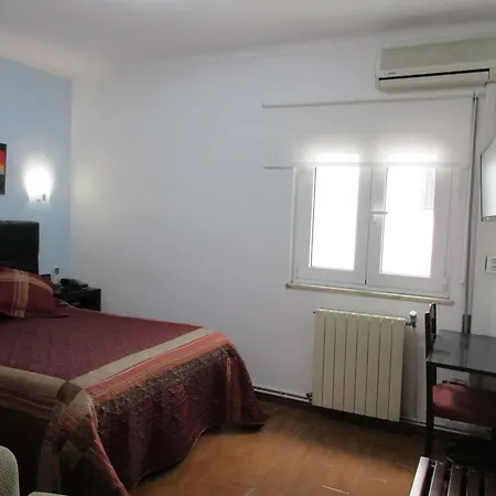 Hotel 4 Estacoes 2*