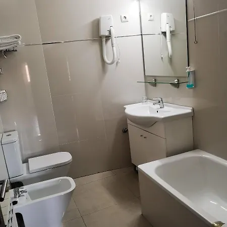 Hotel 4 Estacoes 2*